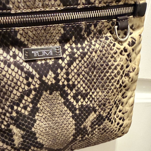 Like New! Tumi Snake Print Crossbody Bag w/zip pockets- Black & Tan. 10”x10” - Picture 3 of 8